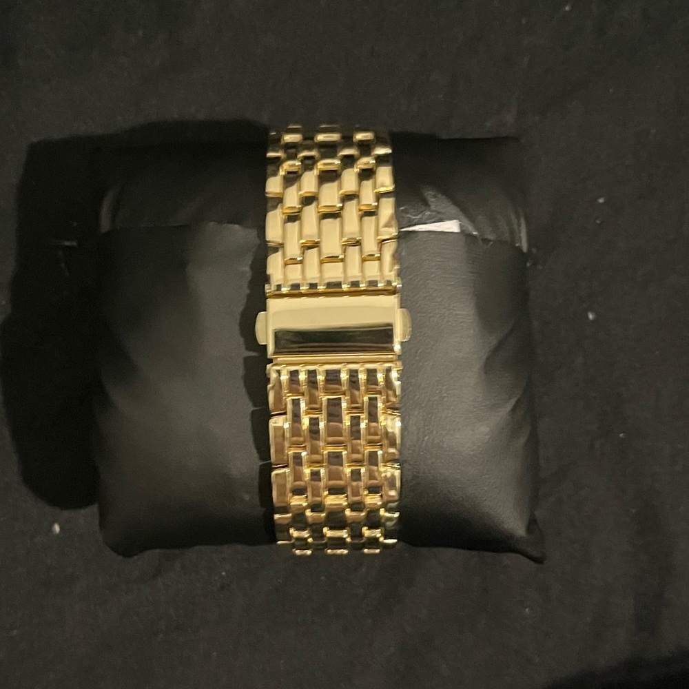 Watch - Picture 4 of 5